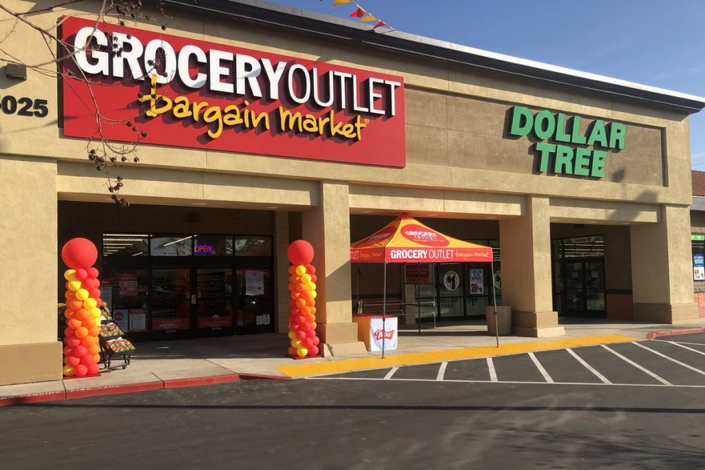 Grocery Outlet grand opening